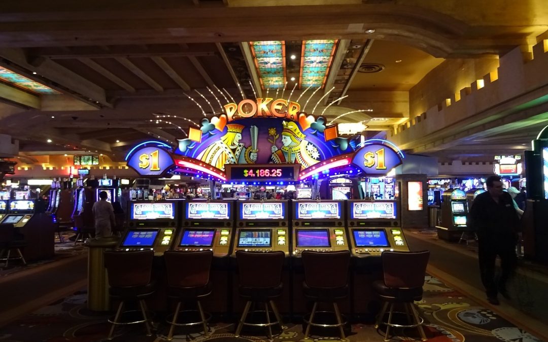 Are there big differences between gambling online vs live gambling?